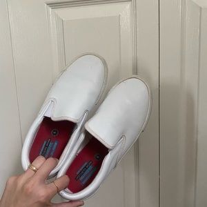 sketchers white non slip shoes